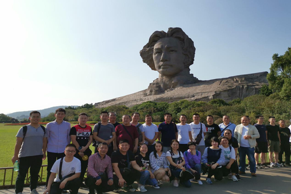 建投管線與戶外聯(lián)合黨支部重溫紅色記憶 、牢記使命初心