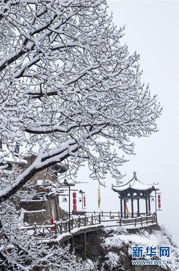 曖昧錯(cuò)位by熊小小