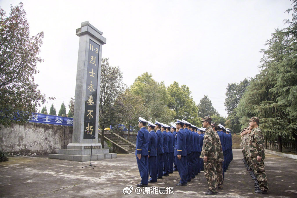 崽崽放養(yǎng)計(jì)劃by余小捌